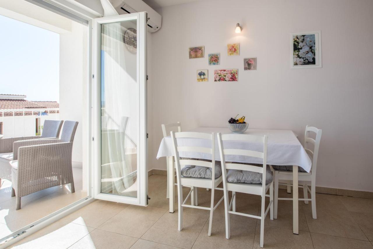 Apartments Amneris Trogir Extérieur photo