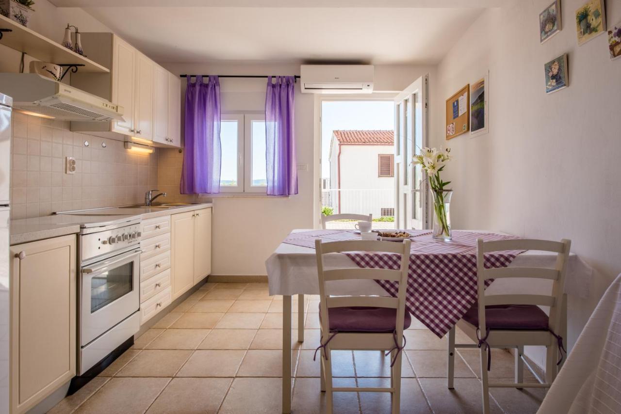 Apartments Amneris Trogir Extérieur photo